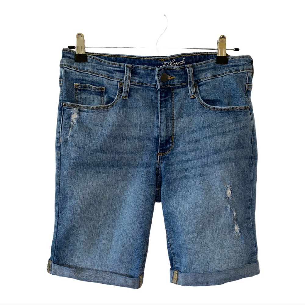 Universal Thread High Rise Bermuda Shorts. 10/30R